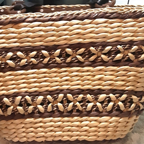 Scala Handcrafted Straw Tote - Picture 3 of 9